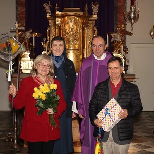 Der Pfarrgemeinderat bedankte sich bei Christa und Franz Habith für ihren jahrelangen Einsatz für die Pfarre Dobl.