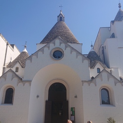Trulli-Kirche